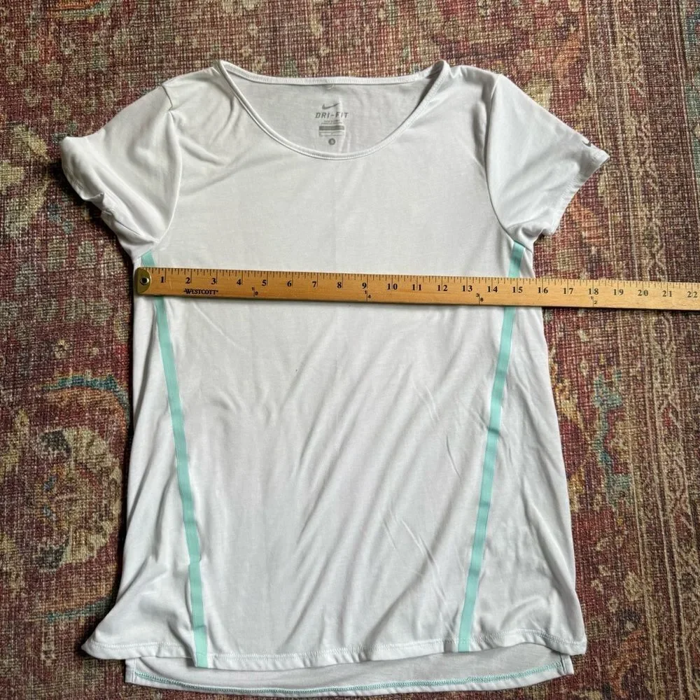 Nike Dri-FIT Women’s Small White and Light Blue Shirt pockets and reflective